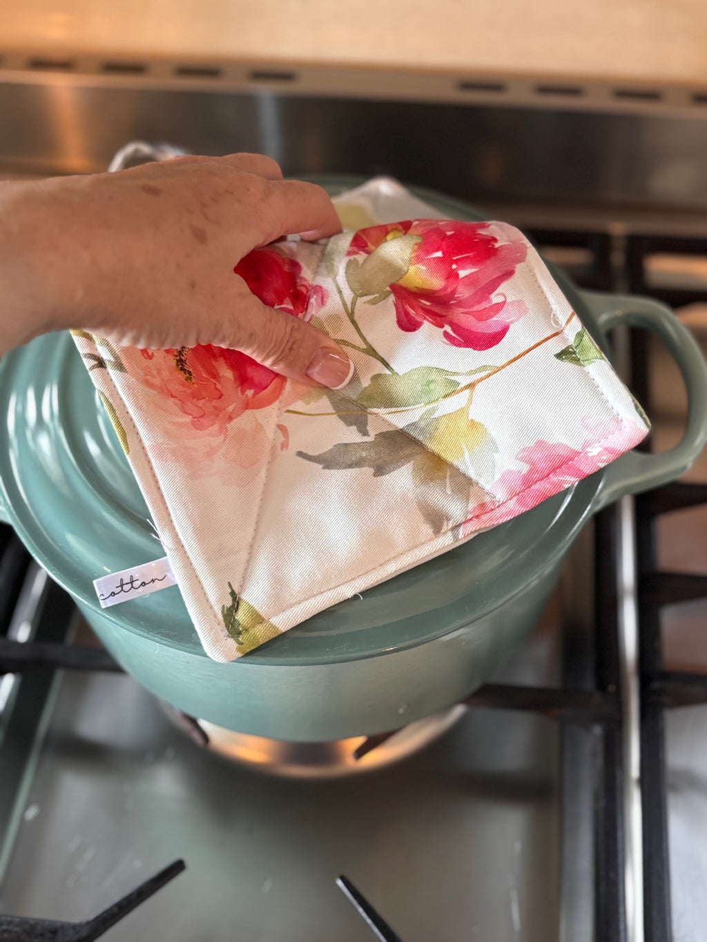 kate cotton oven mitts - peony rose print