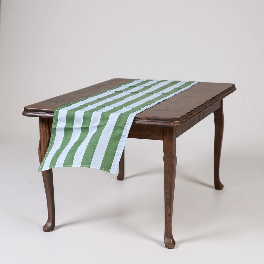 green&white table runner