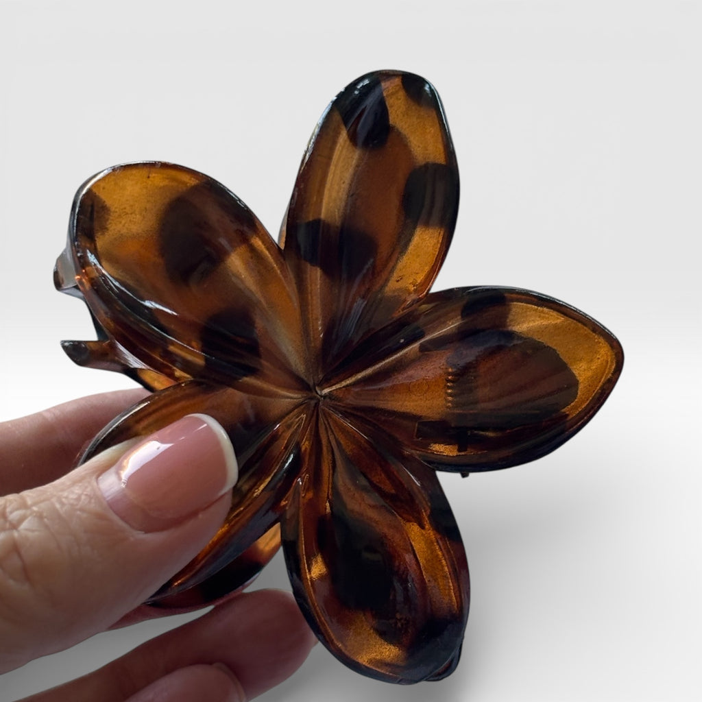 Tortoise Fleur Hair Clip
